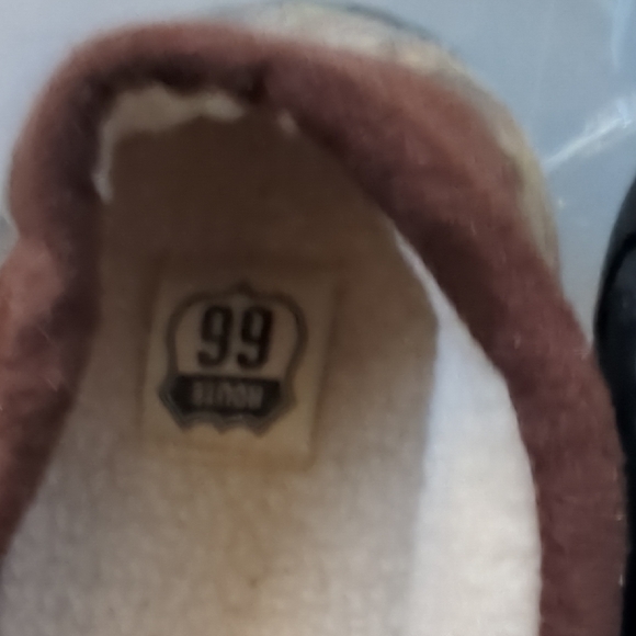 Route 66 Cozy Cream and Brown Slippers - Picture 4 of 8